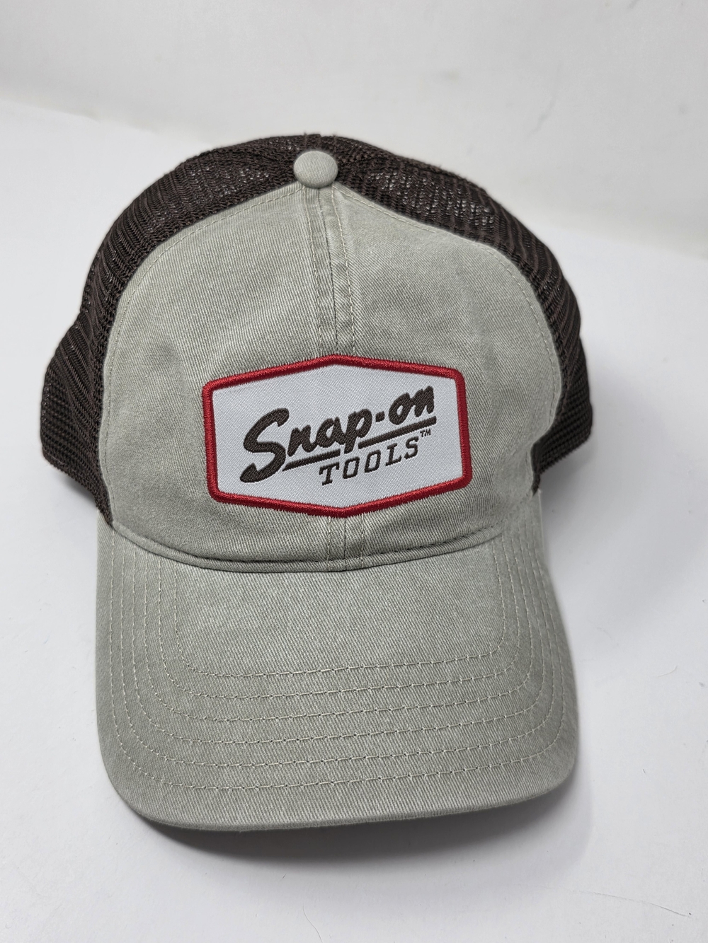 Snap On Men's Gray & Brown Trucker Cap mesh Logo Hat Snapback Design Great condi